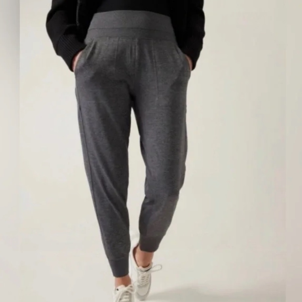 Athleta Women’s Venice Jogger in Grey Heather Size Small
